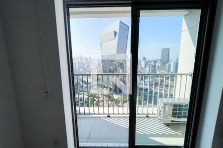 Studio à venda com 27m², 1 quarto e sem vaga Studio à venda com 27m², 1 quarto e sem vagaVaranda