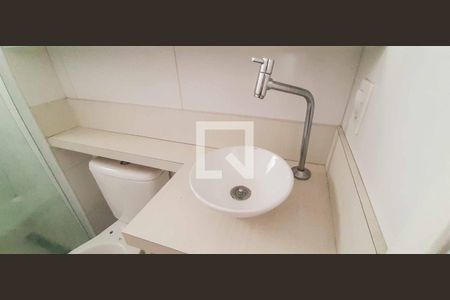 Apartamento para alugar com 65m², 2 quartos e sem vagaBanheiro da Suíte