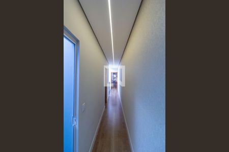 Casa à venda com 160m², 3 quartos e 2 vagasCorredor