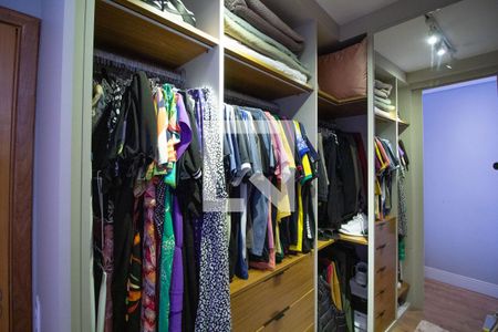 Casa à venda com 160m², 3 quartos e 2 vagasCloset da suíte 1
