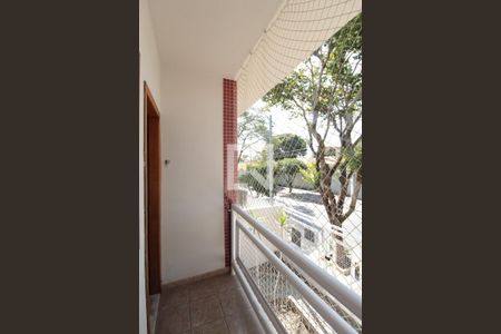 Casa para alugar com 100m², 3 quartos e 2 vagasVaranda