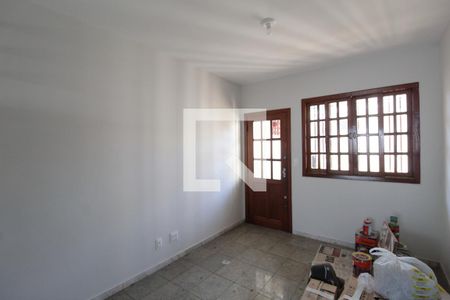 Casa para alugar com 100m², 3 quartos e 2 vagasSala