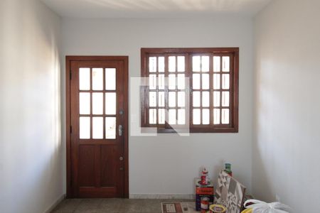 Casa para alugar com 100m², 3 quartos e 2 vagasSala