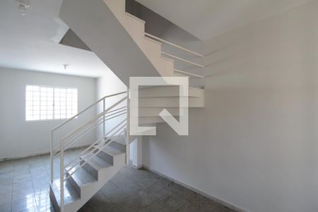 Casa para alugar com 100m², 3 quartos e 2 vagasSala