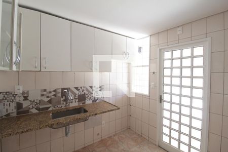 Casa para alugar com 100m², 3 quartos e 2 vagasCozinha