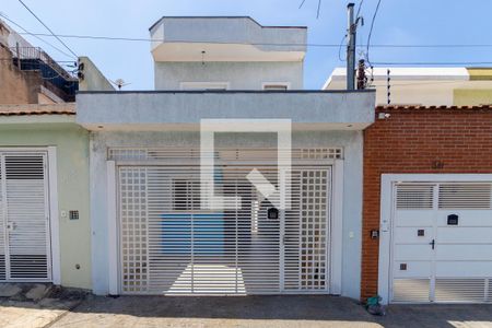 Casa à venda com 148m², 4 quartos e 3 vagas Casa à venda com 148m², 4 quartos e 3 vagasFachada