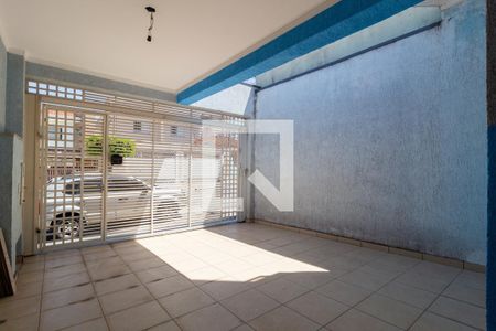 Casa à venda com 148m², 4 quartos e 3 vagas Casa à venda com 148m², 4 quartos e 3 vagasGaragem