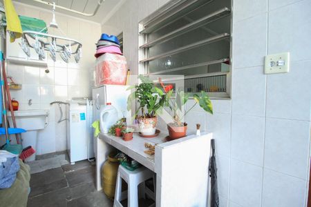 Casa à venda com 95m², 2 quartos e 1 vagaÁrea de Serviço