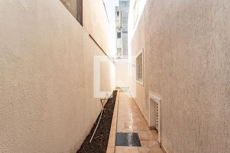 Corredor de casa à venda com 3 quartos, 98m² em Jardim Miriam, São Paulo