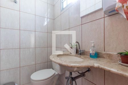 Casa à venda com 246m², 3 quartos e 4 vagasBanheiro