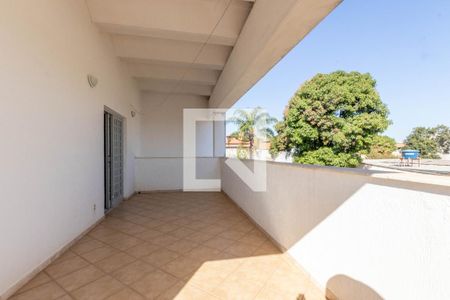 Casa à venda com 246m², 3 quartos e 4 vagasVaranda