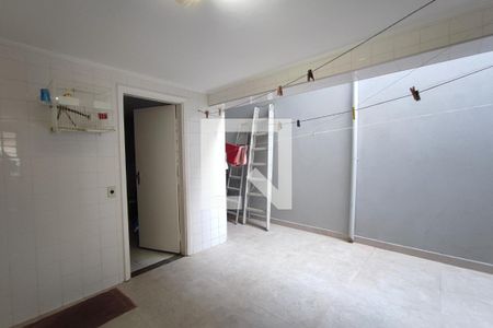 Casa à venda com 320m², 3 quartos e 2 vagasÁrea de Serviço