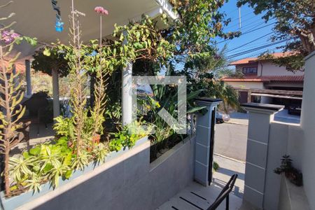 Casa à venda com 320m², 3 quartos e 2 vagasVaranda - Jardim