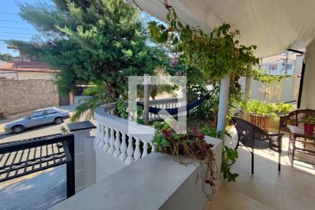 Casa à venda com 320m², 3 quartos e 2 vagasVaranda - Jardim