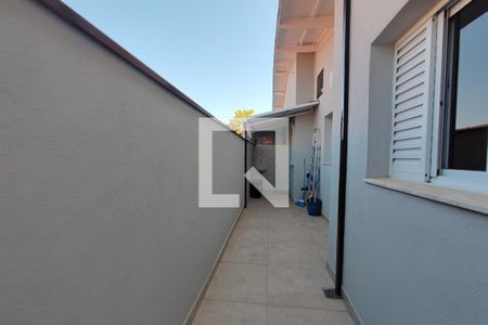 Casa à venda com 320m², 3 quartos e 2 vagasCorredor - Quintal