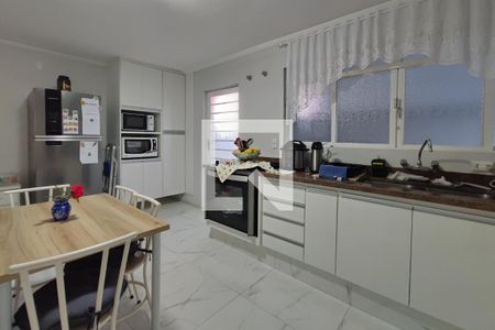 Casa à venda com 320m², 3 quartos e 2 vagasCozinha