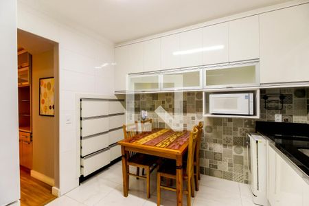 Casa de condomínio para alugar com 135m², 4 quartos e 2 vagasCozinha