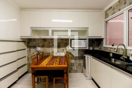 Casa de condomínio para alugar com 135m², 4 quartos e 2 vagasCozinha