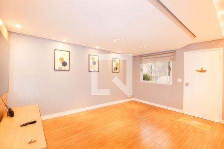 Sala de casa de condomínio para alugar com 4 quartos, 135m² em Vila Carrão, São Paulo