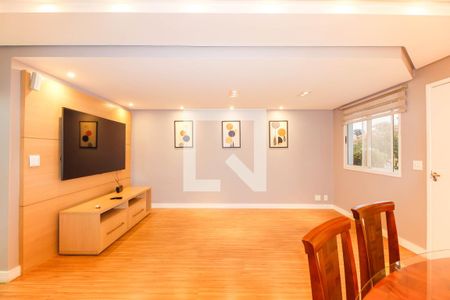 Sala de casa de condomínio para alugar com 4 quartos, 135m² em Vila Carrão, São Paulo
