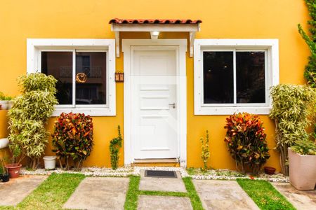 Casa de condomínio para alugar com 135m², 4 quartos e 2 vagasFachada da Casa
