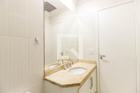 Casa de condomínio para alugar com 135m², 4 quartos e 2 vagasBanheiro Social