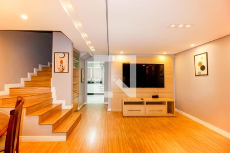 Sala de casa de condomínio para alugar com 4 quartos, 135m² em Vila Carrão, São Paulo
