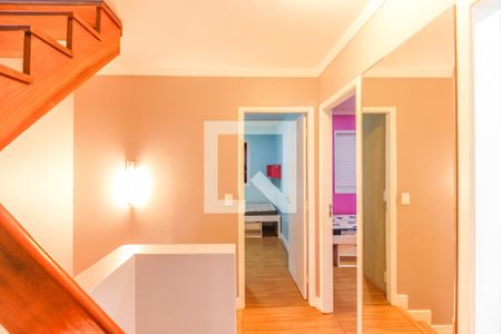 Casa de condomínio para alugar com 135m², 4 quartos e 2 vagasCorredor