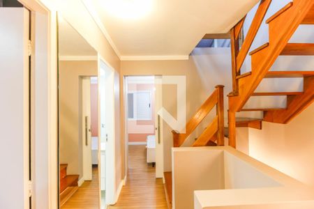 Casa de condomínio para alugar com 135m², 4 quartos e 2 vagasCorredor