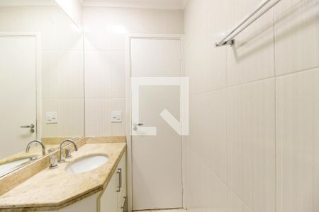Casa de condomínio para alugar com 135m², 4 quartos e 2 vagasBanheiro Social