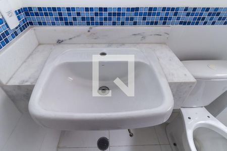 Casa de condomínio à venda com 100m², 3 quartos e 2 vagasBanheiro 2