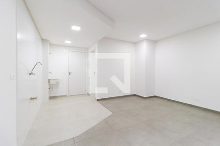 Sala/Quarto de kitnet/studio para alugar com 1 quarto, 28m² em Cidade Industrial de Curitiba, Curitiba