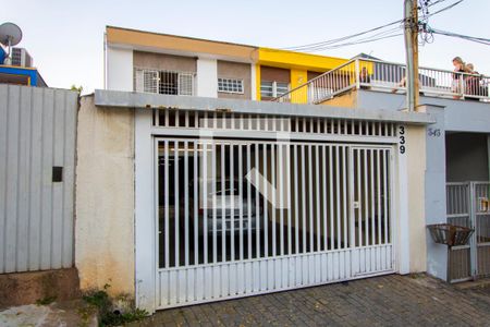 Casa à venda com 200m², 3 quartos e 3 vagasFachada