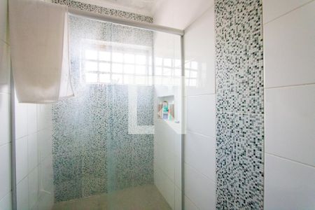 Casa à venda com 200m², 3 quartos e 3 vagasBanheiro do quarto 1
