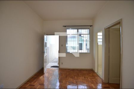 Sala de apartamento para alugar com 1 quarto, 38m² em Brás de Pina, Rio de Janeiro