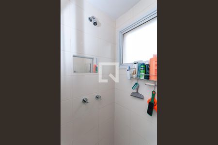 Apartamento à venda com 74m², 3 quartos e 2 vagasBanheiro do quarto 2 Suíte