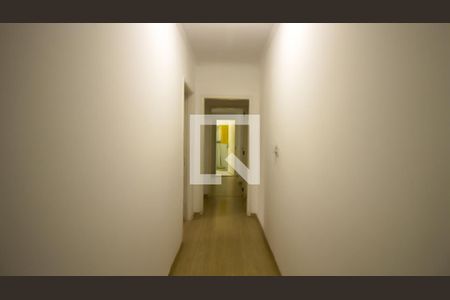 Casa à venda com 480m², 4 quartos e 2 vagascorredor