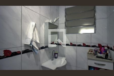 Casa à venda com 480m², 4 quartos e 2 vagasBanheiro da Suíte 2