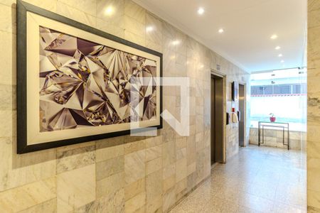 Apartamento à venda com 72m², 2 quartos e 1 vagaElevadores