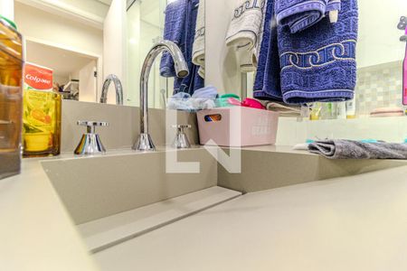 Apartamento à venda com 72m², 2 quartos e 1 vagaBanheiro Social