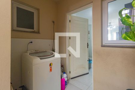 Casa à venda com 55m², 2 quartos e 2 vagas Casa à venda com 55m², 2 quartos e 2 vagasÁrea de Serviço