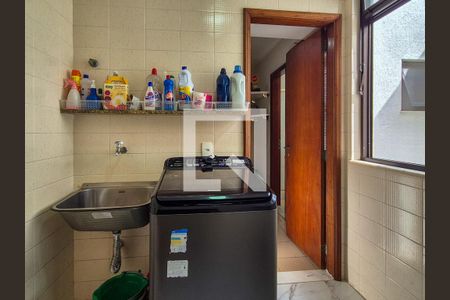 Apartamento à venda com 180m², 3 quartos e 2 vagas Apartamento à venda com 180m², 3 quartos e 2 vagasÁrea de Serviço