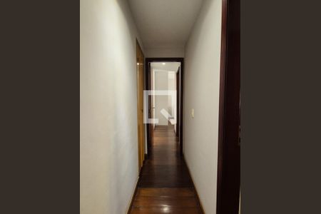 Apartamento à venda com 180m², 3 quartos e 2 vagas Apartamento à venda com 180m², 3 quartos e 2 vagasCorredor