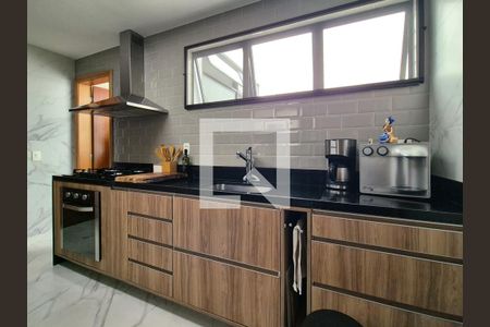 Apartamento à venda com 180m², 3 quartos e 2 vagas Apartamento à venda com 180m², 3 quartos e 2 vagasCozinha