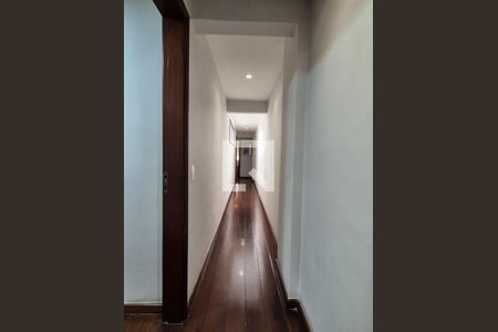 Apartamento à venda com 180m², 3 quartos e 2 vagas Apartamento à venda com 180m², 3 quartos e 2 vagasCorredor