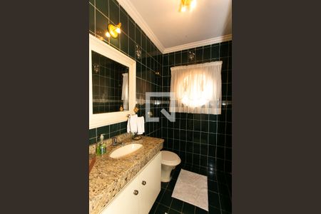 Casa à venda com 250m², 4 quartos e 2 vagas Casa à venda com 250m², 4 quartos e 2 vagasLavabo