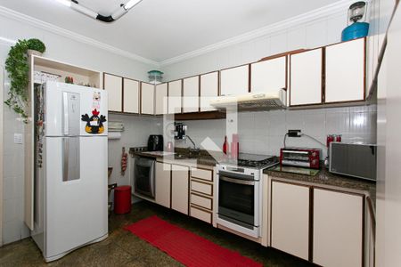 Casa à venda com 250m², 4 quartos e 2 vagas Casa à venda com 250m², 4 quartos e 2 vagasCozinha