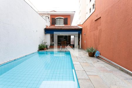 Casa à venda com 250m², 4 quartos e 2 vagas Casa à venda com 250m², 4 quartos e 2 vagasPiscina