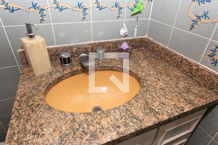 Casa à venda com 250m², 4 quartos e 2 vagas Casa à venda com 250m², 4 quartos e 2 vagasBanheiro da Suíte 2