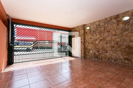 Casa à venda com 250m², 4 quartos e 2 vagas Casa à venda com 250m², 4 quartos e 2 vagasGaragem